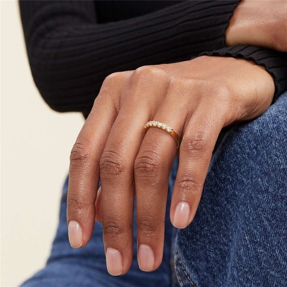 2.5 mm Moissanite Diamond Round Pave Half Eternity Wedding Engagement Band Ring - Picture 4 of 12